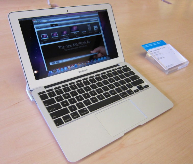 MacBook Air 11 インチ (October 2010)