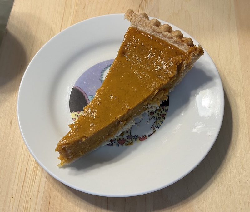 コスコ (COSTCO)の大きなパンプキンパイ