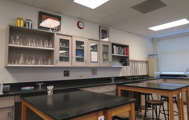 アメリカの高校　化学の教室