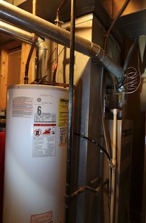 アメリカの地下室　HVAC　湯沸かし器