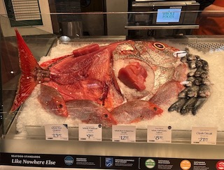 アメリカのスーパーの魚