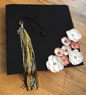 アメリカの高校の卒業式 graduation cap