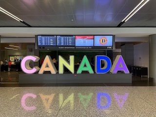 カナダの空港