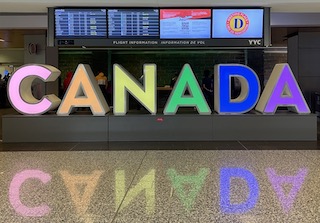 カナダの空港 YYC