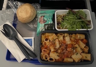 ユナイテッド航空 デンバー → 成田 直行便　機内食