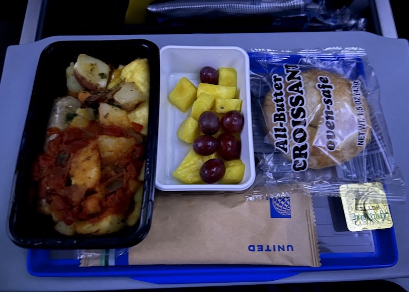 UA ユナイテッド航空 デンバー 成田 直行便 フライト 機内食 UA-142 UA-143