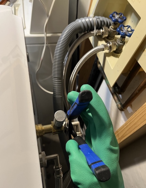 洗濯機 water hammer arrestor washing machine　ウォーターハンマー 水撃 圧力衝撃 アメリカ